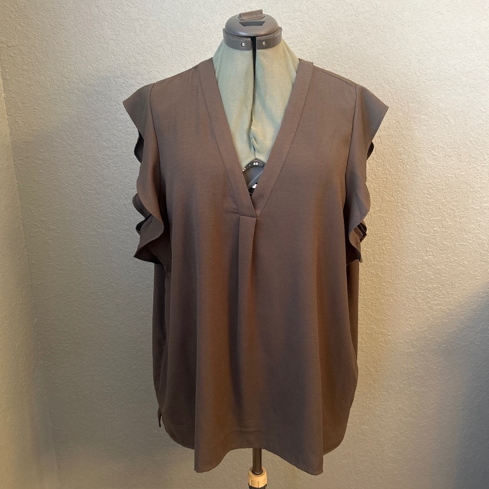 Halogen Ruffled sleeve top